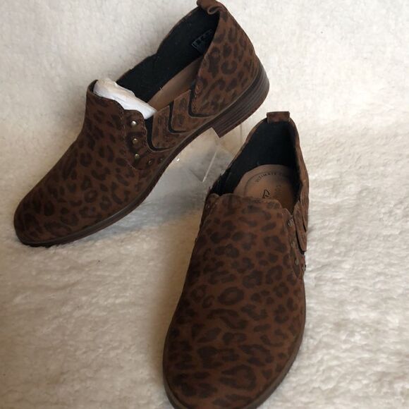 Clarks studded slip on booties-Trish Bell Leopard size 7 - Picture 5 of 11